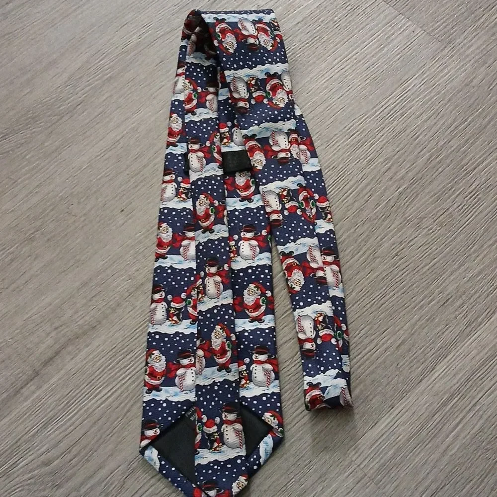 Festive Snowman Santa Penguin print holiday Christmas Tie NWOT